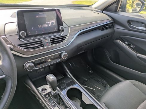 Used 2023 Nissan Altima 2.5 SV image 23
