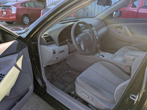 Used 2011 Toyota Camry LE w/ LE Extra-Value Pkg FWD image 10