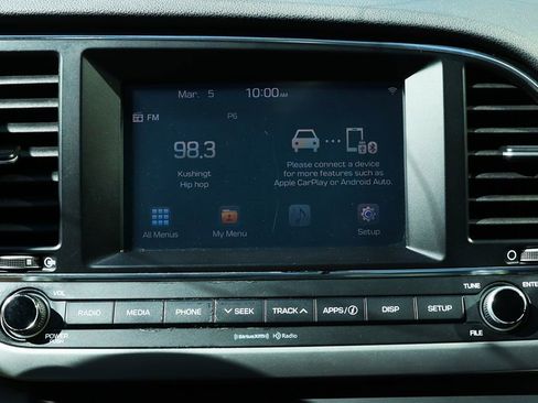 Used 2017 Hyundai Elantra SE image 45