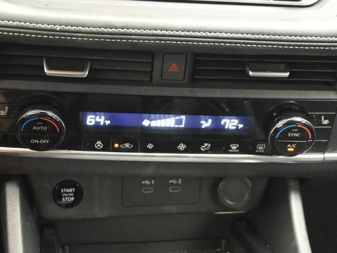 Certified 2024 Nissan Rogue SV w/ SV Premium Package FWD image 16