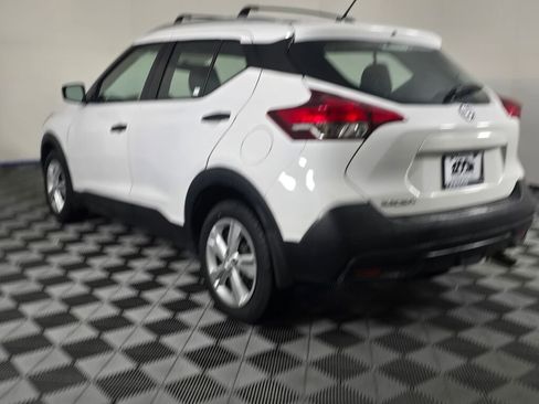 Used 2019 Nissan Kicks S w/ Exterior Package image 5