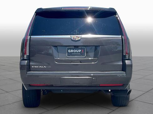 Used 2020 Cadillac Escalade Premium Luxury AWD/4WD image 4