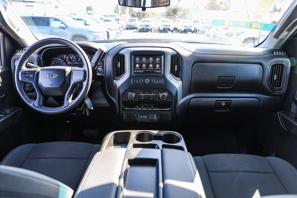 Used 2021 Chevrolet Silverado 1500 Custom Trail Boss AWD/4WD image 2
