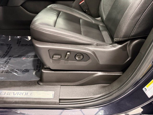 Used 2025 Chevrolet Suburban Z71 AWD/4WD image 15