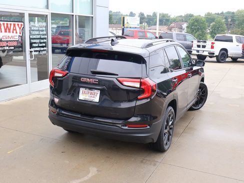 Used 2024 GMC Terrain SLE w/ Driver Convenience Package AWD/4WD image 42
