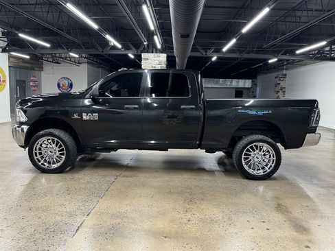 Used 2016 RAM 2500 Tradesman w/ Chrome Appearance Group AWD/4WD image 4