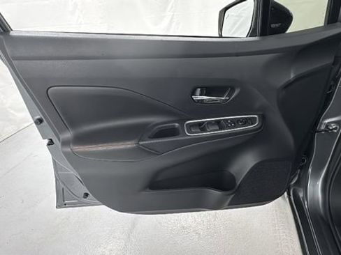 Used 2025 Nissan Versa SR image 16