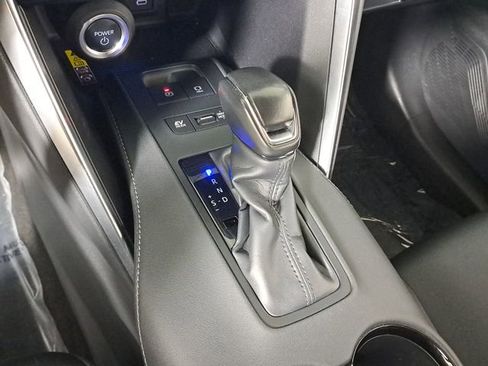 Used 2024 Toyota Venza LE image 30