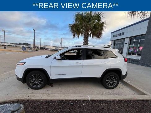 Used 2018 Jeep Cherokee Latitude Plus image 5