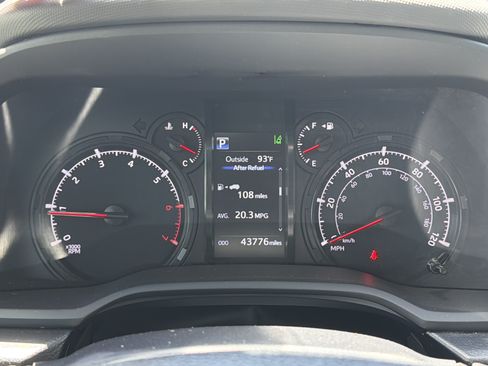 Used 2023 Toyota 4Runner SR5 Premium w/ Moonroof Package RWD image 13