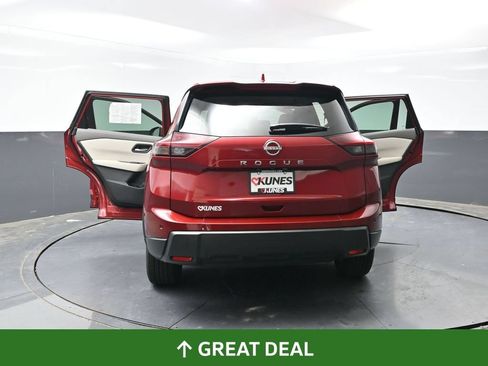Used 2025 Nissan Rogue SV FWD image 59