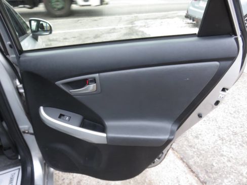 Used 2013 Toyota Prius Plug-In Hybrid image 28