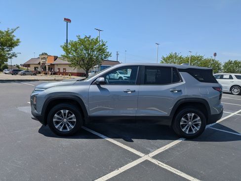 Used 2025 Chevrolet Equinox LT image 6