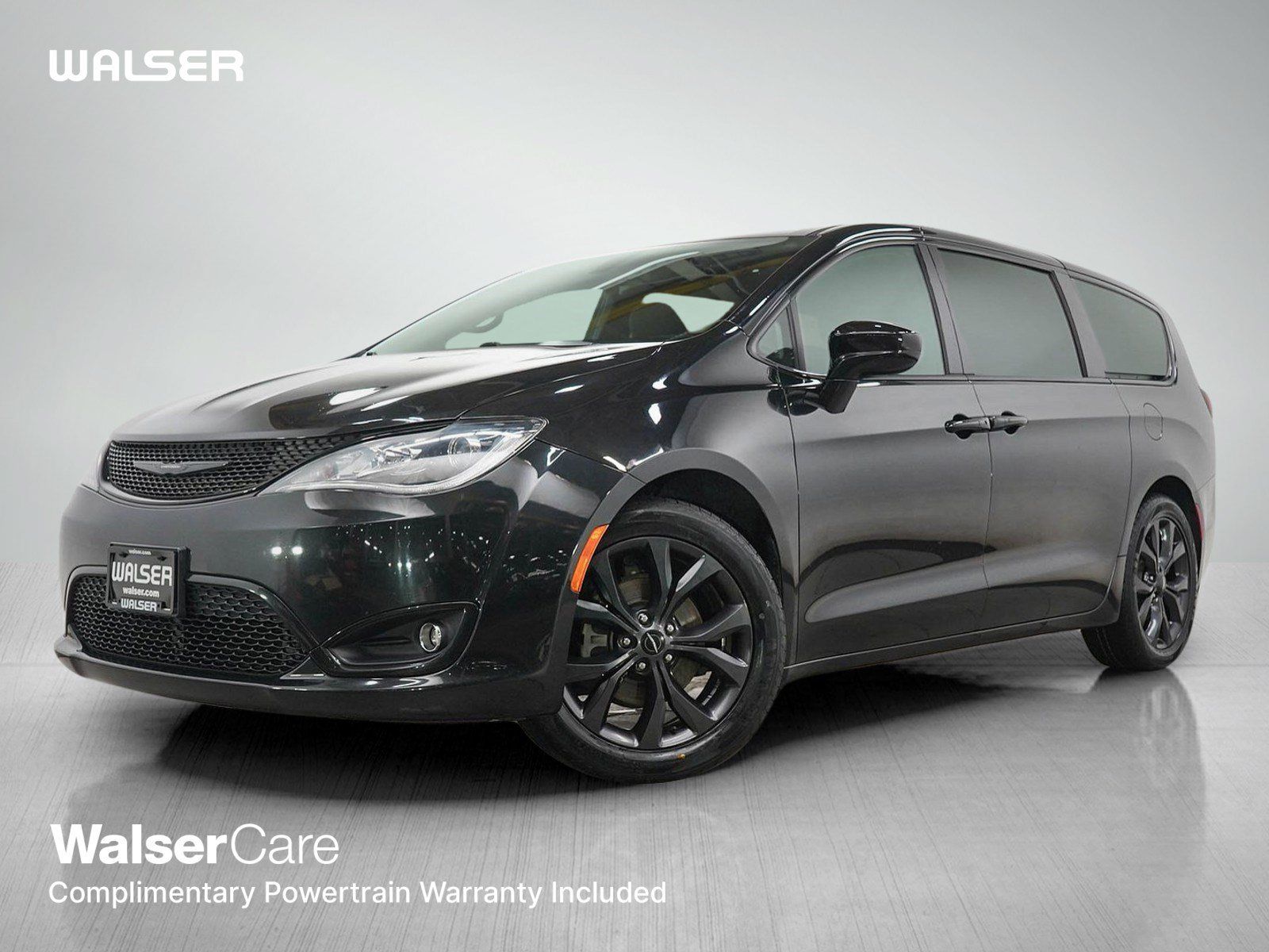 Used 2019 Chrysler Pacifica Touring Plus w/ S Appearance Package FWD image 1