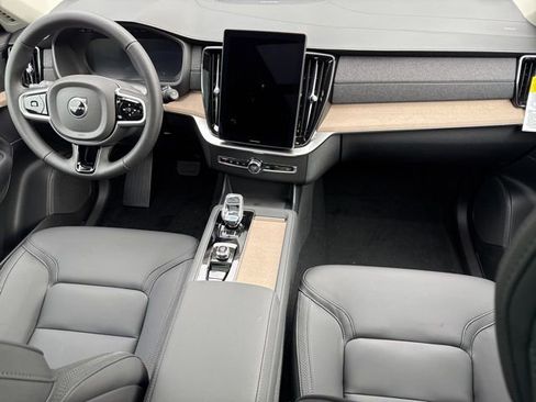 New 2026 Volvo XC90 B6 Plus w/ Protection Package Premier image 6