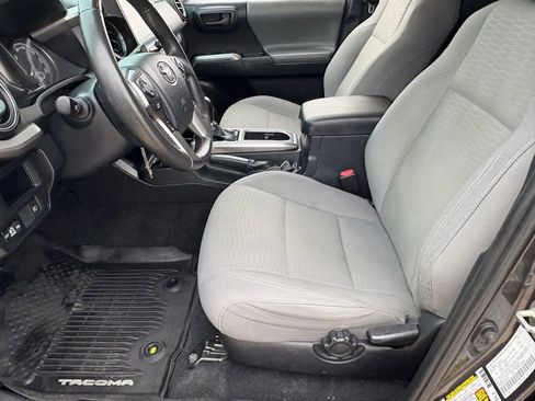 Used 2019 Toyota Tacoma SR5 image 30