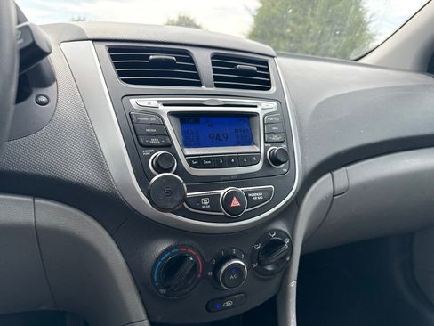 Used 2014 Hyundai Accent GLS FWD image 9