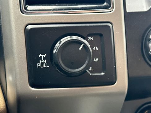 Certified 2019 Ford F150 Lariat image 29