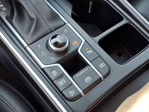 Used 2024 Kia Sorento S image 12