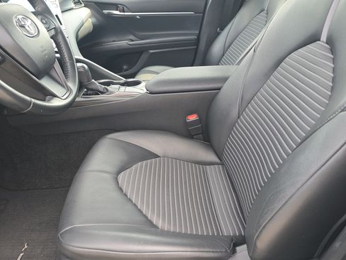 Used 2023 Toyota Camry SE image 8