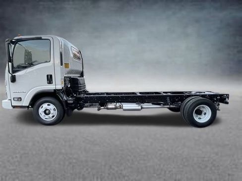 New 2025 Chevrolet Low Cab Forward image 2