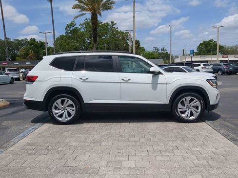 Certified 2023 Volkswagen Atlas SE w/ Panoramic Sunroof Package FWD image 3