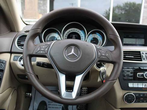 Used 2014 Mercedes-Benz C 250 Sedan image 16