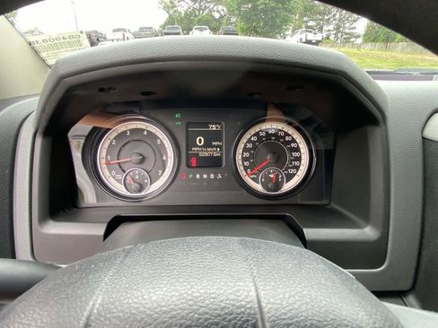 Used 2018 RAM 1500 Express RWD image 32
