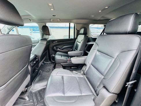 Used 2020 Chevrolet Suburban LT RWD image 13