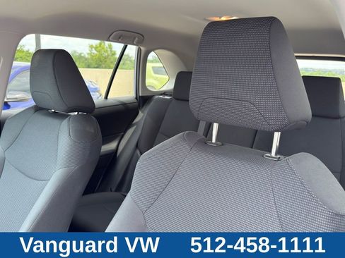 Used 2020 Toyota RAV4 LE FWD image 11