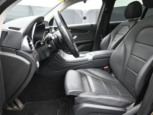 Used 2021 Mercedes-Benz GLC 300 4MATIC image 15