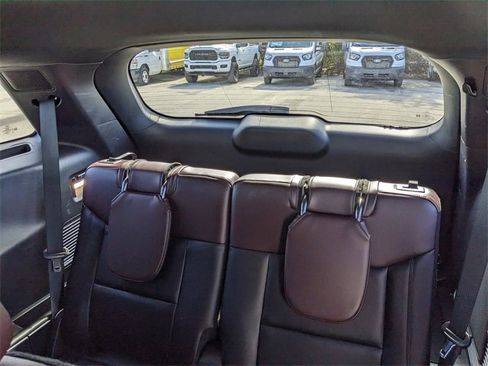 Certified 2023 Ford Explorer Platinum w/ Technology Package image 21