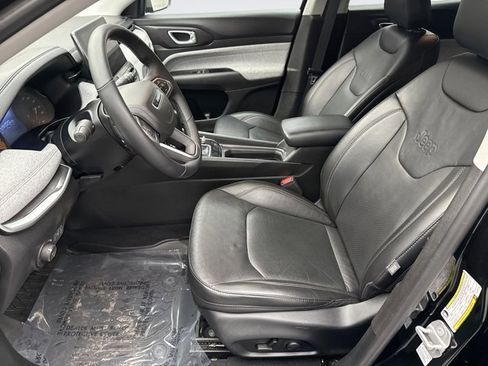 Used 2022 Jeep Compass Latitude image 11