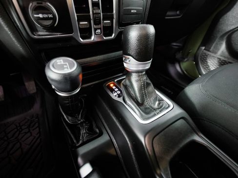 Used 2022 Jeep Wrangler Unlimited Sport AWD/4WD image 27