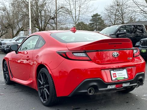 Certified 2023 Toyota GR86 Premium image 3