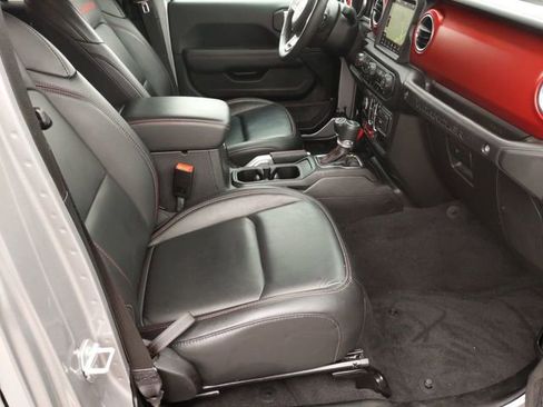 Used 2019 Jeep Wrangler Unlimited Rubicon w/ Uconnect 4C Nav & Sound Group image 32