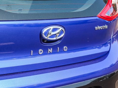 Used 2019 Hyundai Ioniq Electric FWD image 10