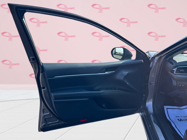 Used 2024 Toyota Camry SE FWD image 9