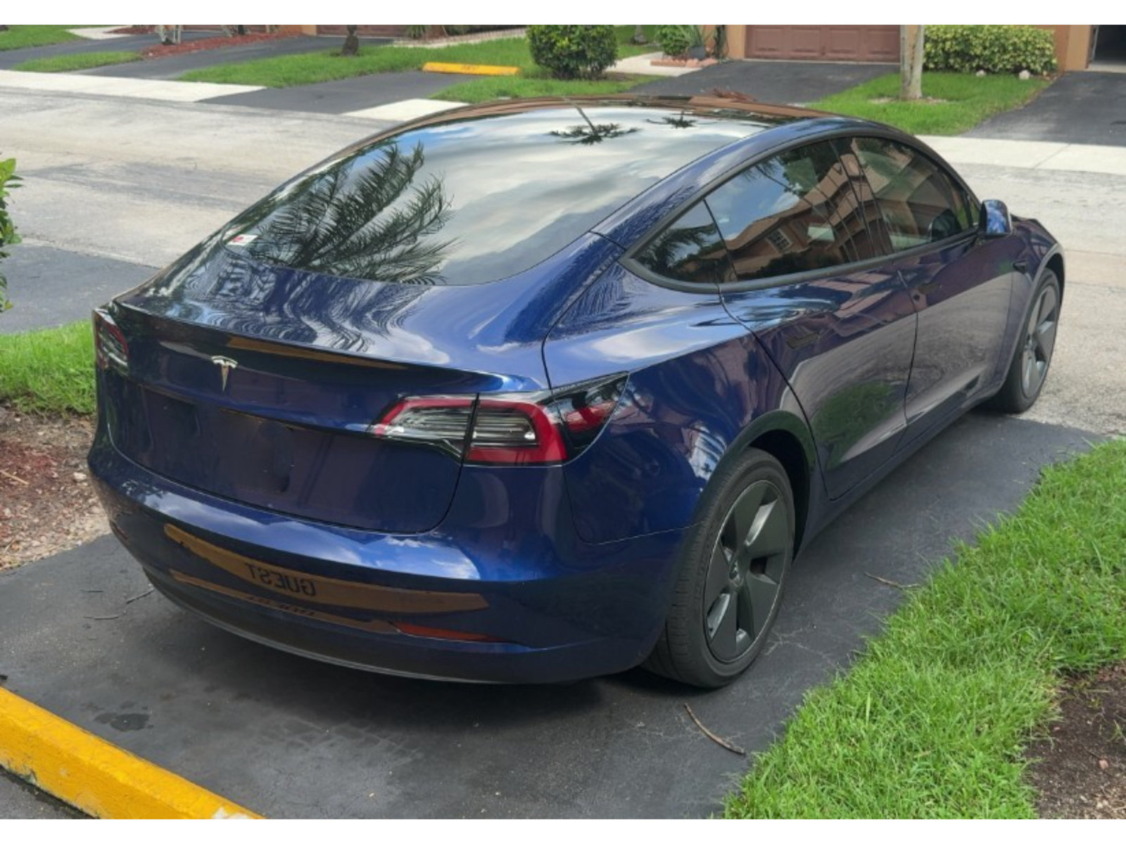 Used 2023 Tesla Model 3 Standard Range RWD image 3
