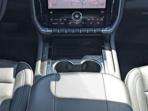 Used 2025 GMC Yukon XL Elevation w/ Elevation Premium Package image 18