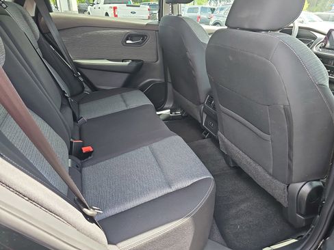 Used 2023 Nissan Rogue SV FWD image 12