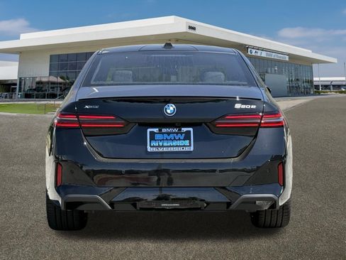 New 2026 BMW 550e xDrive image 9