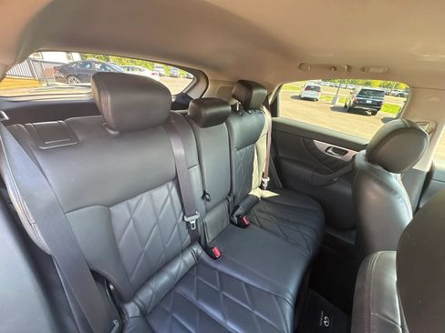 Used 2011 INFINITI FX35 AWD w/ Premium Pkg image 25