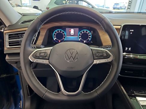 New 2026 Volkswagen Atlas SE image 12