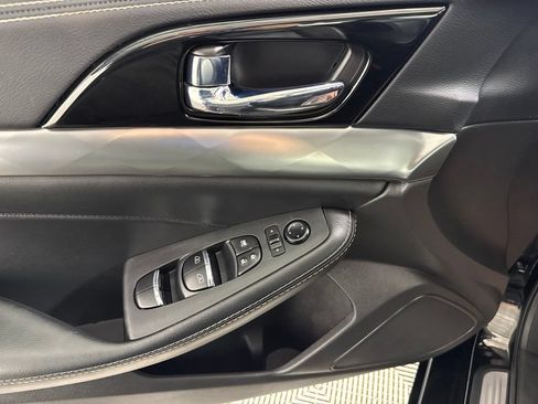 Used 2023 Nissan Maxima SL FWD image 19