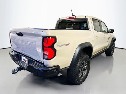 Used 2024 Chevrolet Colorado ZR2 w/ Technology Package AWD/4WD image 5