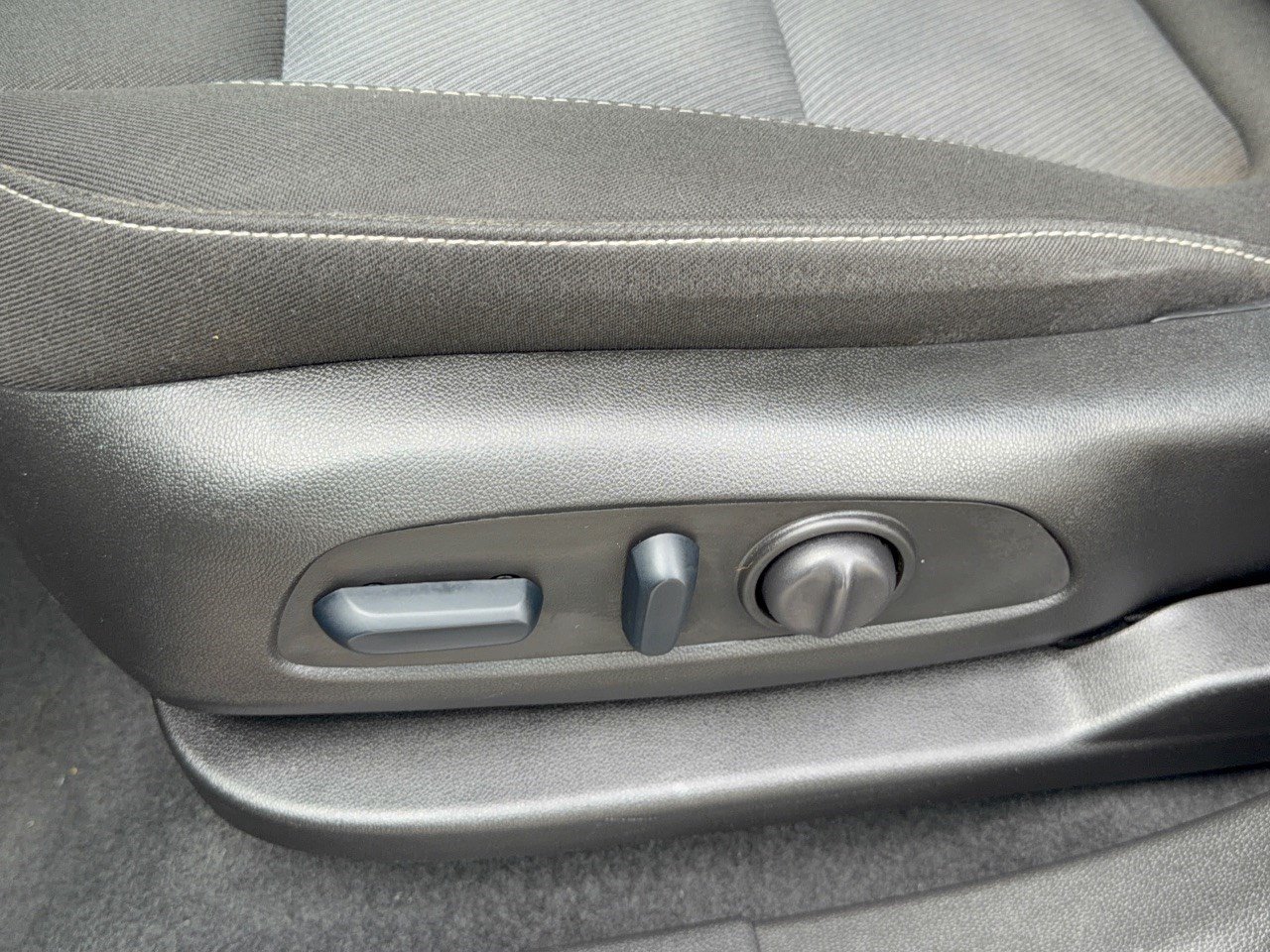 Certified 2025 Chevrolet Blazer LT FWD image 16