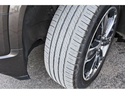 Used 2019 GMC Acadia Denali w/ Technology Package FWD image 35