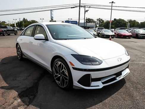 Used 2024 Hyundai Ioniq 6 SEL AWD/4WD image 3