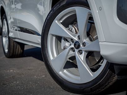 New 2025 Audi Q5 Premium Plus